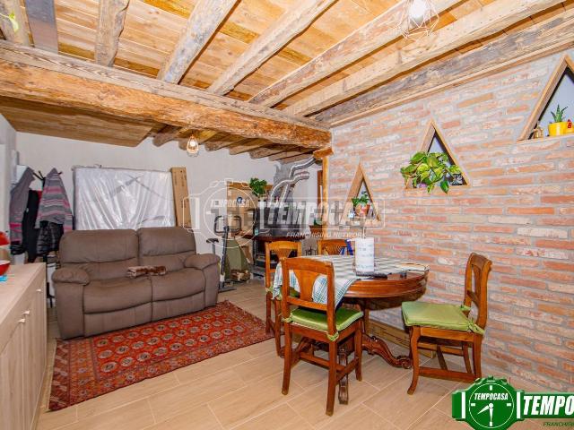 Casa in vendita a Cava Manara, Lombardia