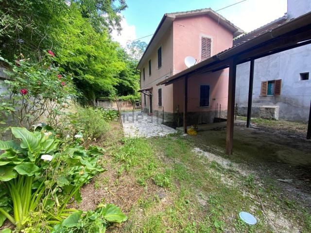 Casa in vendita a Località Produttiva Papigno, Terni