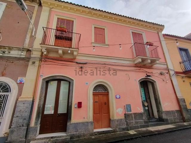 Casa in vendita a Giarre, Sicilia