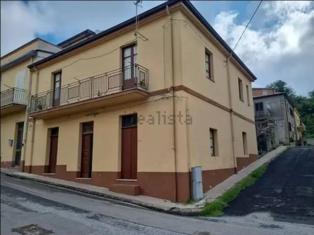 Casa in vendita a Castell'umberto, Sicilia