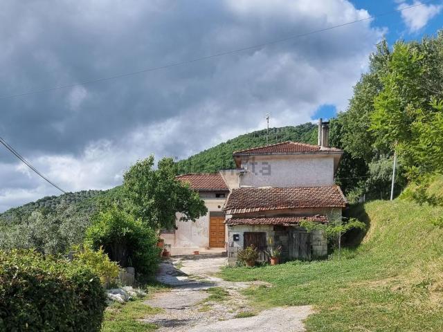 Casa in vendita a Broccostella, Lazio