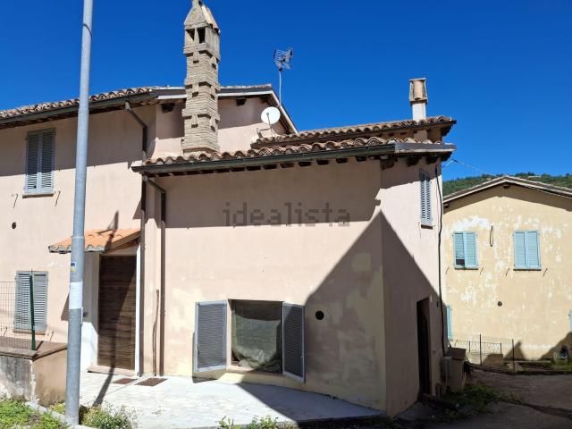 Casa in vendita a Vionica, Foligno