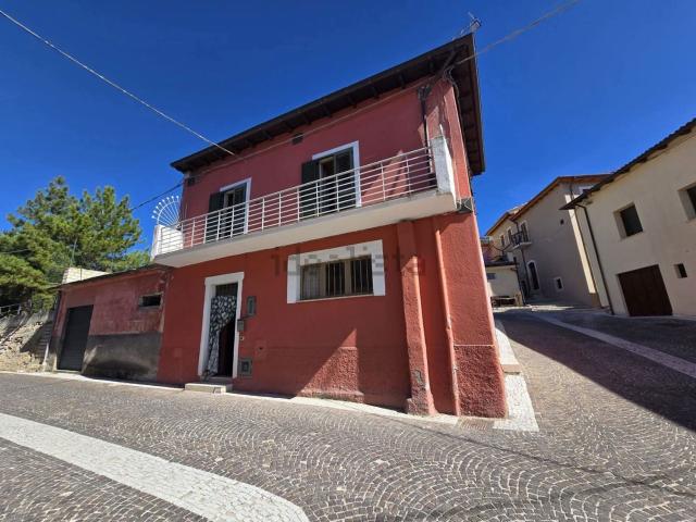 Casa in vendita a Picenze, Barisciano