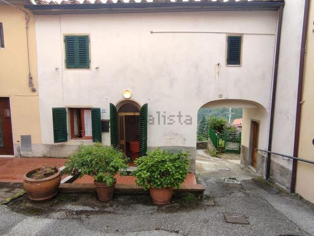 Casa in vendita a Le Grazie, Pistoia