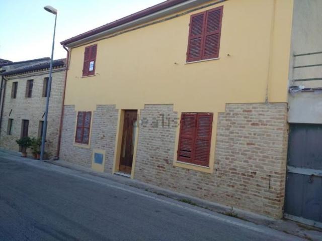 Casa in vendita a Ville, Marche