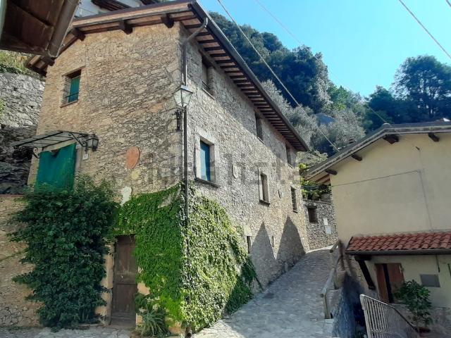 Casa in vendita a Lombrici, Camaiore
