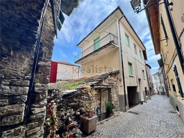 Casa in vendita a Aurigo, Liguria