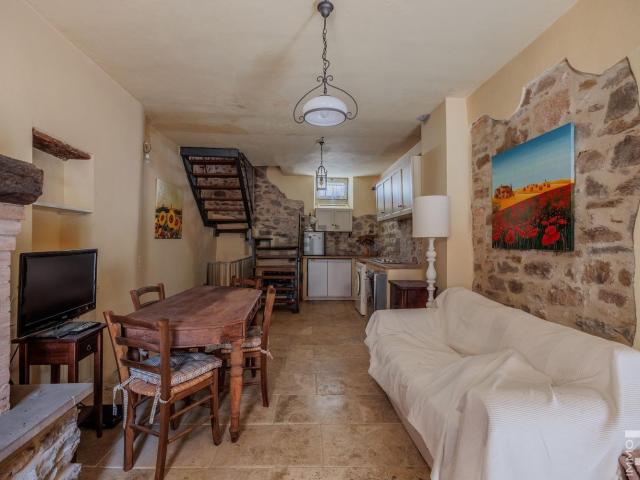 Casa in vendita a Montalcino, Toscana