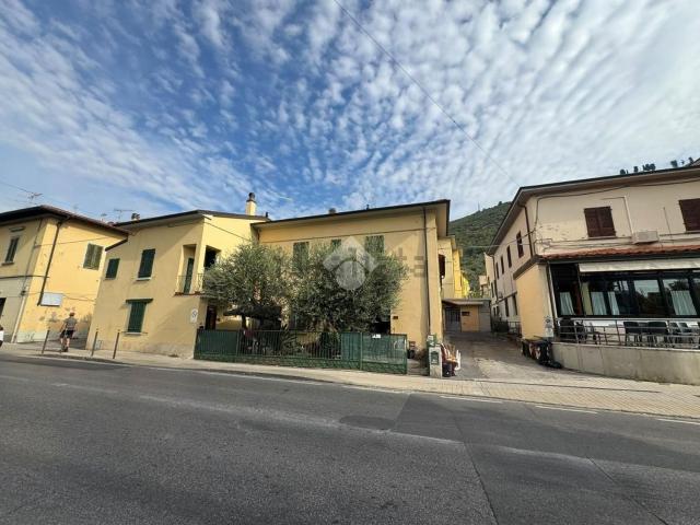 Casa in vendita a La Macine, Prato