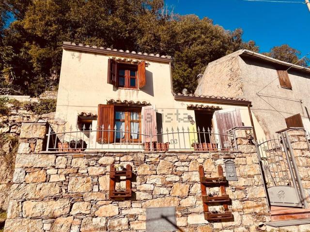 Casa in vendita a Sadali, Sardigna/Sardegna