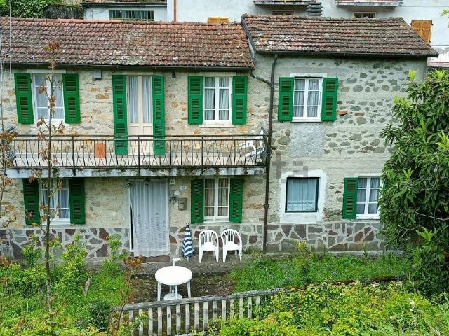 Casa in vendita a Monzone, Fivizzano
