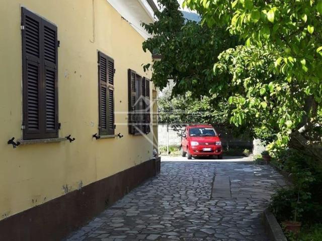 Casa in vendita a Carrara, Toscana