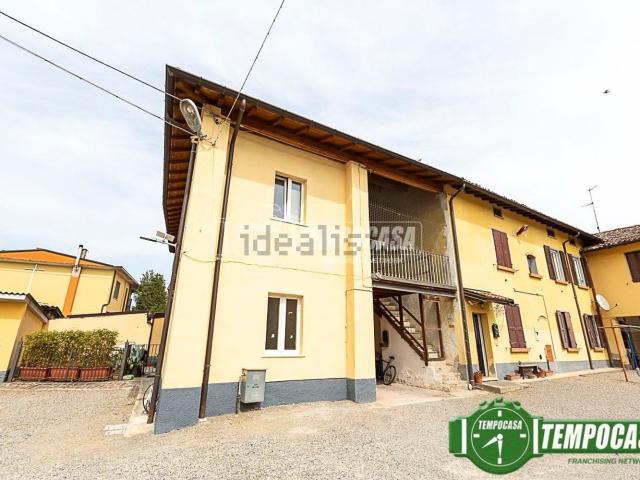 Casa in vendita a Dovera, Lombardia