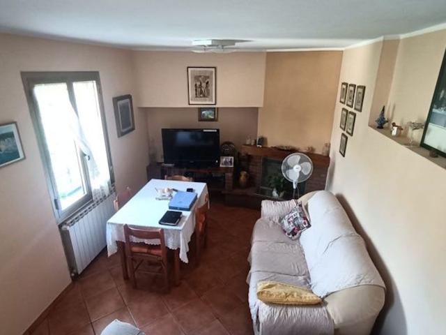 Casa in vendita a Vaiano, Toscana
