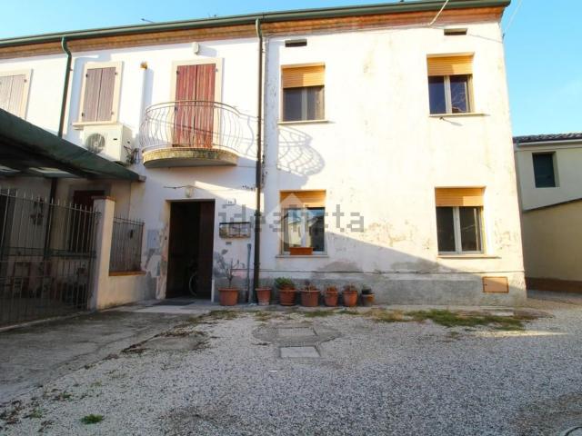 Casa in vendita a Bassa Reggiana, Re