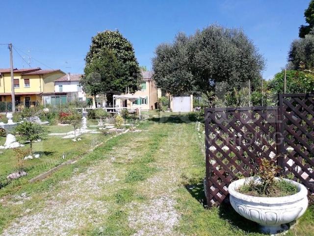 Casa in vendita a Costa Di Rovigo, Veneto