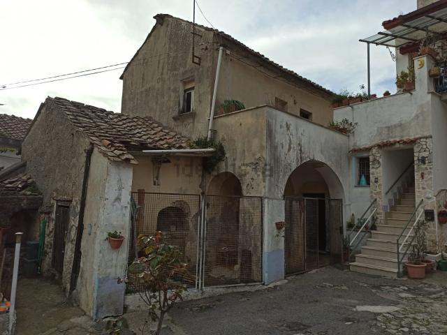 Casa in vendita a Baronissi, Salerno