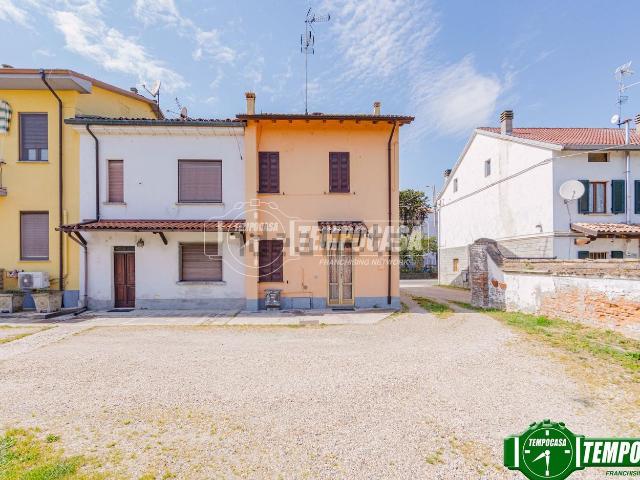Casa in vendita a Bastida Pancarana, Lombardia