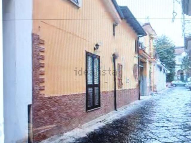 Casa in vendita a Parete, Campania