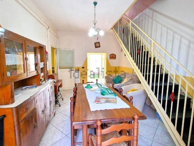 Casa in vendita a Mondragone, Campania