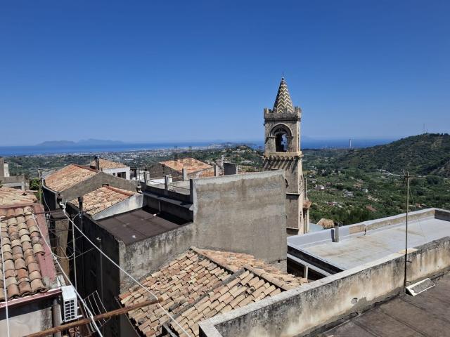 Casa in vendita a Santa Lucia Di, Sicilia