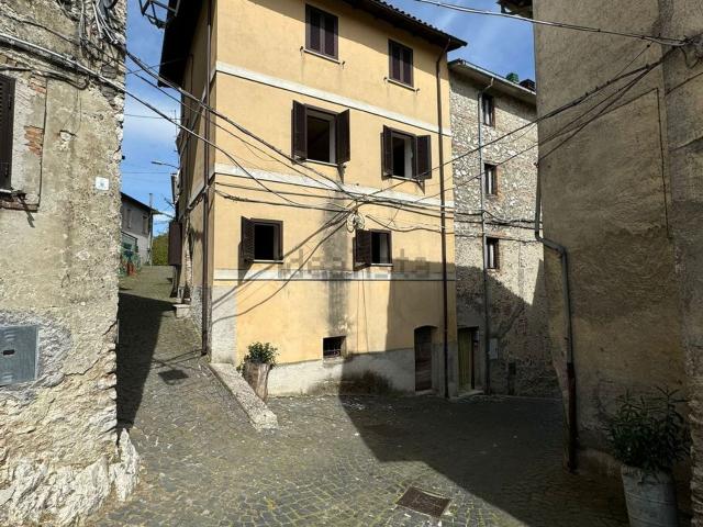 Casa in vendita a Carsoli, Abruzzo
