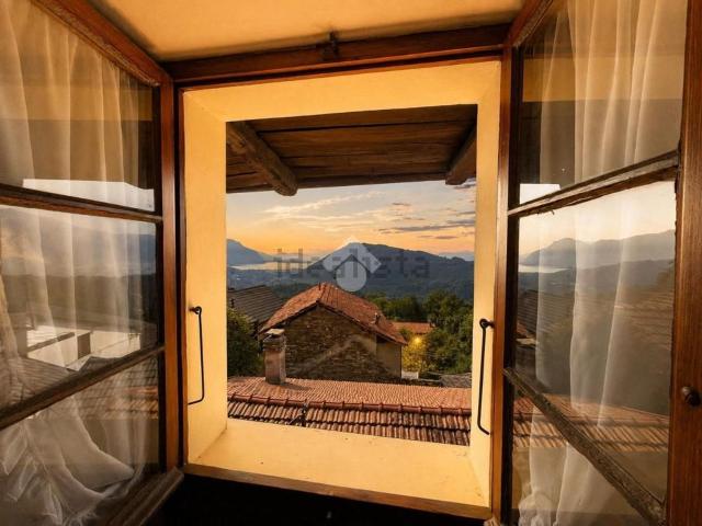 Casa in vendita a Ungiasca, Cossogno