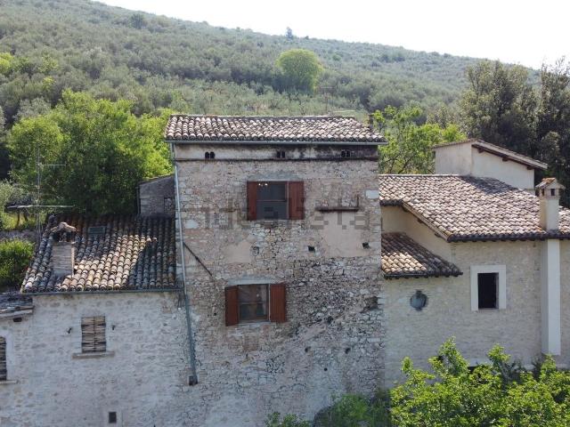 Casa in vendita a Campello Sul Clitunno, Umbria