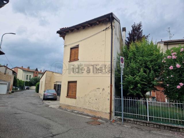 Casa in vendita a Castelvetro Piacentino, Reggio Emilia