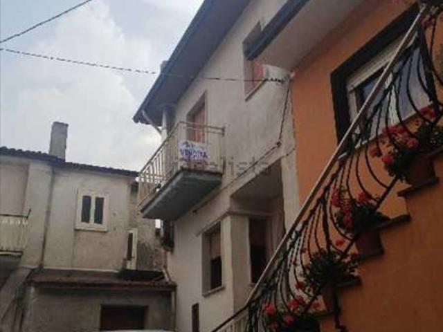 Casa in vendita a San Nicola Baronia, Campania
