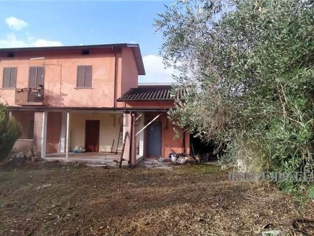 Casa in vendita a Esperia, Lazio