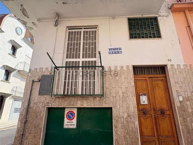 Casa in vendita a Canosa di Puglia, Barletta-Andria-Trani