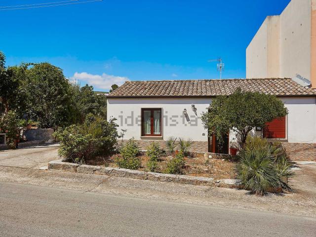 Casa in vendita a Buseto Palizzolo, Sicilia