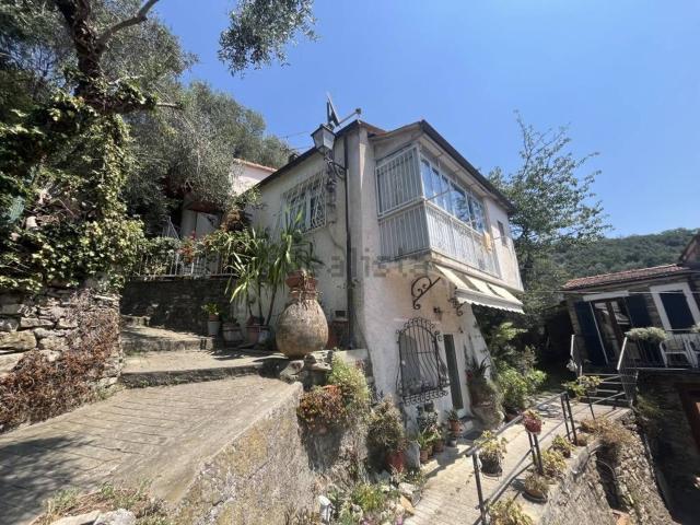 Casa in vendita a Prelà, Liguria