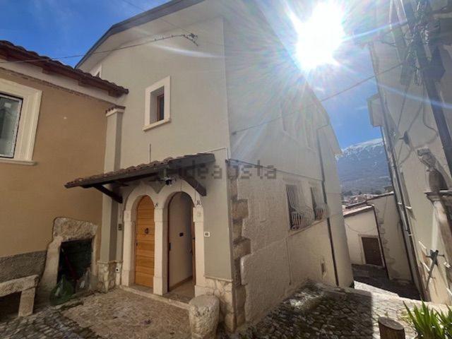 Casa in vendita a Rocca Di Mezzo, Abruzzo