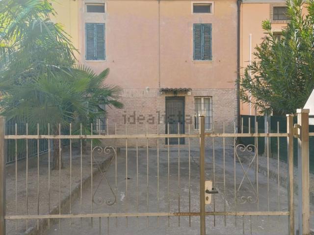Casa in vendita a Soragna, Parma