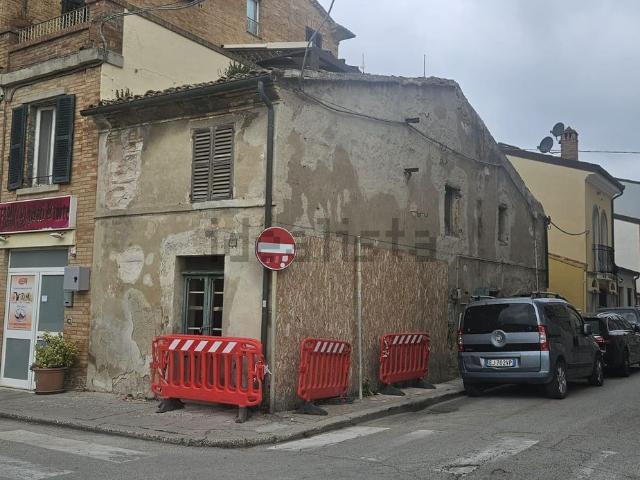 Casa in vendita a Marche, Macerata
