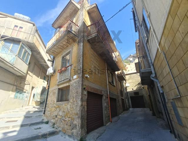 Casa in vendita a Calascibetta, Enna
