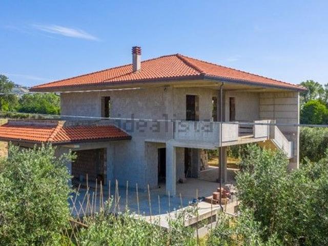 Casa in vendita a Roseto Degli Abruzzi, Abruzzo