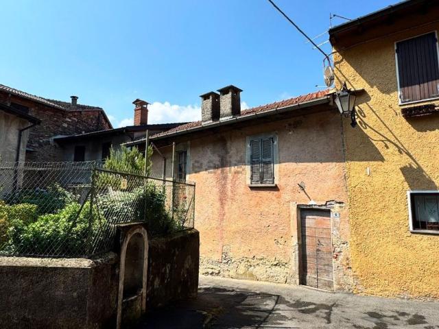 Casa in vendita a Comunità Montana Valli del Verbano, Montegrino Valtravaglia