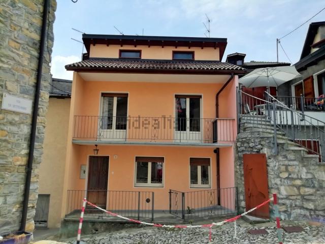 Casa in vendita a Pigra, Lombardia
