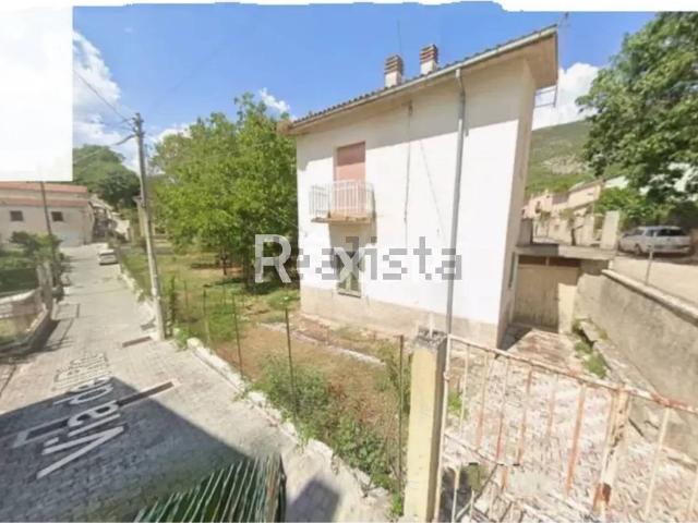 Casa in vendita a Acciano, Abruzzo