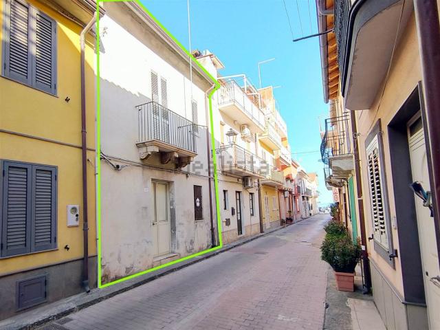 Casa in vendita a Nizza Di Sicilia, Sicilia
