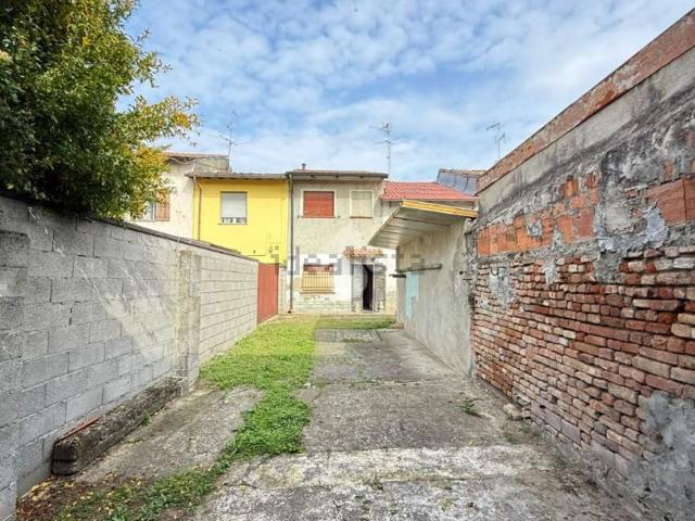 Casa in vendita a Castelleone, Lombardia