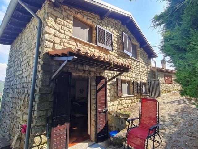 Casa in vendita a Varzi, Lombardia