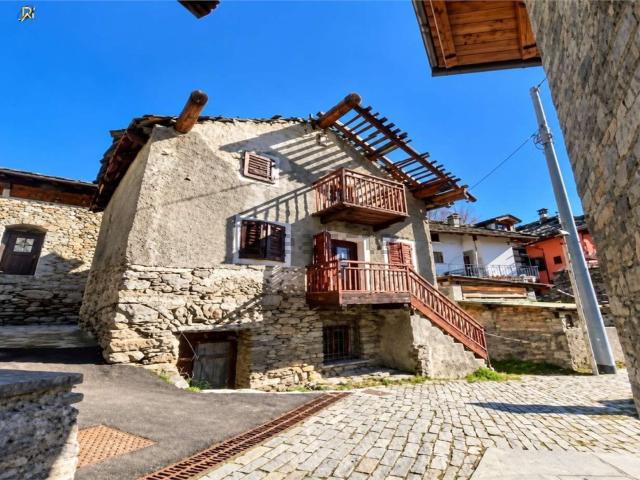 Casa in vendita a Val, Nus