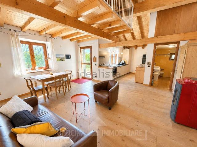 Casa in vendita a Sorico, Lombardia