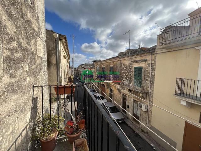 Casa in vendita a Modica, Modica Alta