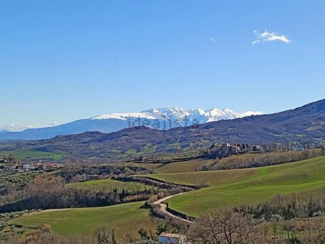 Casa in vendita a Farindola, Abruzzo