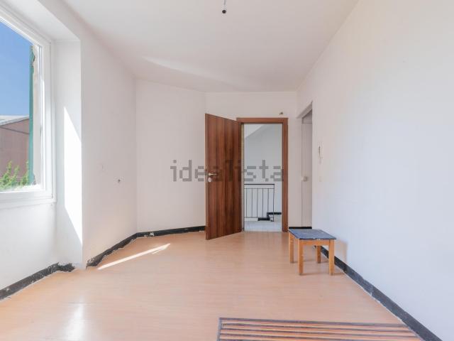 Casa in vendita a Medio Ponente, Serra Riccò